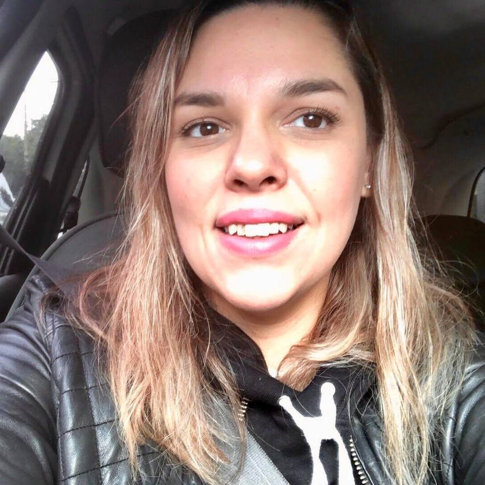 Meet your Posher, Abril